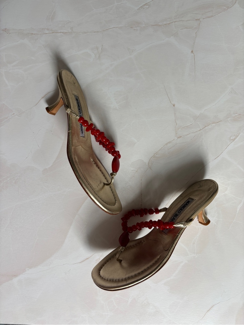 vintage Y2K Manolo Blahnik gold red beaded thong kitten heel - Picture 4 of 10